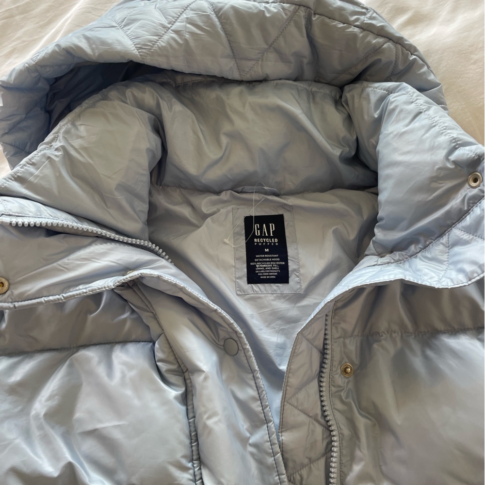 GAP 100% recycled puffer size M